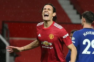 Tân binh Cavani đã có màn ra mắt trong trận Man Utd hoà 0-0 trước Chelsea. 