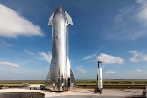  Tàu vũ trụ Starship của SpaceX chuẩn bị thực hiện chuyến bay thử nghiệm khứ hồi đầu tiên.