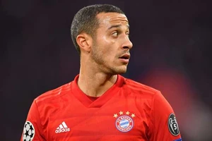 Thiago bật khóc rời Bayern Munich để đến Liverpool