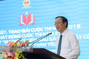 Thứ trưởng Phạm Ngọc Thưởng phát biểu tại lễ tổng kết, trao giải Cuộc thi “Những kỷ niệm sâu sắc về thầy cô và mái trường mến yêu” năm 2019