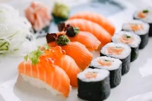Cách ăn sushi chuẩn của người Nhật, nhiều người ăn sai mà không biết