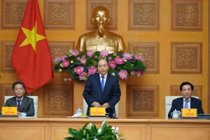 Thủ tướng Nguyễn Xuân Phúc phát biểu tại buổi gặp mặt 124 doanh nghiệp có sản phẩm đạt thương hiệu quốc gia Việt Nam 2020. Ảnh: VGP/Quang Hiếu 