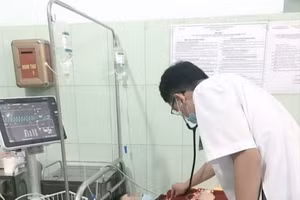 Các bác sĩ đã tiến hành cấp cứu kịp thời, hiện sức khỏe của bệnh nhân đã ổn đinh.