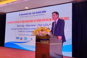 Chủ tịch UBND tỉnh Quảng Bình - Trần Thắng phát biểu tại Hội nghị xúc tiến đầu tư Quảng Bình năm 2022 tại thành phố Hồ Chí Minh.