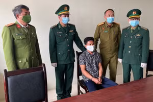 Đối tượng Lò Văn Thoan tại thời điểm bàn giao cho Công an tỉnh Điện Biên.