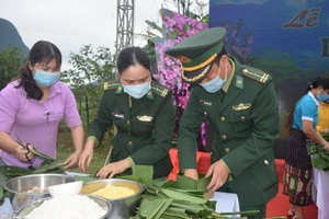 Nhiều hoạt động được diễn ra tại chương trình “Xuân biên phòng - Ấm lòng dân bản”.