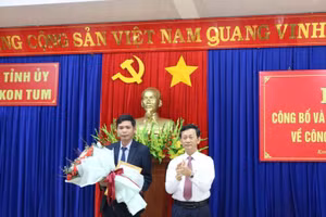 Sau khi giữ chức Phó Bí thư Huyện ủy Kon Plông, ông Đặng Quang Hà được bầu làm Chủ tịch UBND huyện Kon Plông.