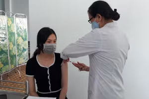 Hàng loạt công chức, viên chức ngành Y tế Kon Tum xin nghỉ việc, chuyển ra khỏi tỉnh.