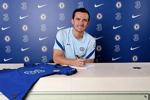 Tân binh Ben Chilwell trở thành hậu vệ đắt giá nhất lịch sử Chelsea.