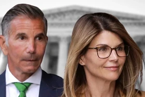 Nữ diễn viên Lori Loughlin và chồng là nhà thiết kế Mossimo Giannulli. 