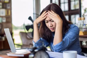 Chẳng lẽ tôi lại quay trở lại làm nhân viên bán hàng lương tháng 3 - 4 triệu đồng sao? (Ảnh minh họa)