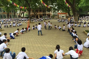 Mức thu dạy thêm, học trêm trong nhà trường lớp bồi dưỡng TDTT do thỏa thuận giữa CMHS và nhà trường.