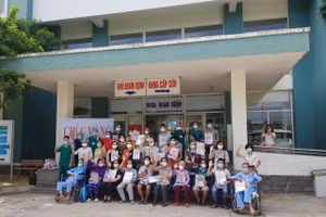 31 bệnh nhân mắc Covid-19 được chữa khỏi bệnh và xuất viện vào chiều 26/8.