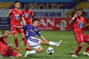 Vì Covid-19, V-League 2020 đã phải hoãn tới ba lần.