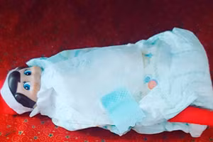 Tại sao suốt ngày mẹ bắt con mang bỉm? Con ước gì đây là mẹ để con cho mẹ mặc thử một ngày.