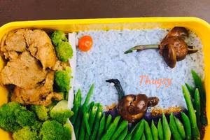 Chồng khoe hộp cơm bento vợ làm đầy hương vị tình yêu khiến ai nấy trầm trồ
