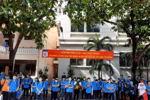 Trường CĐ Kỹ thuật Cao Thắng đẩy mạnh công tác giám sát phòng chống dịch Covid-19.