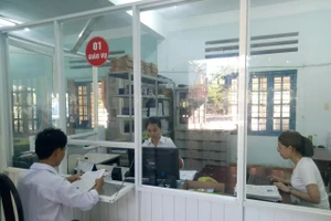 Thí sinh đến điều chỉnh nguyện vọng đăng ký xét tuyển tại trường THPT Tôn Thất Tùng