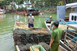 Các phương tiện được đưa về bến Đồng Trường để tiếp tục điều tra xử lý theo quy định.