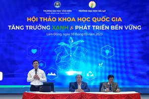 Ban chủ tọa hội thảo quốc gia về tăng trưởng xanh & phát triển bền vững.
