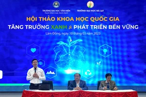 Ban chủ tọa hội thảo quốc gia về tăng trưởng xanh & phát triển bền vững.