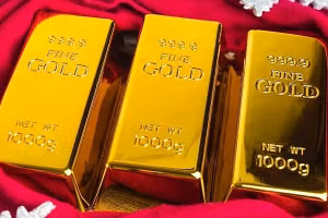 Giá vàng hôm nay 25/2 tiếp đà trượt dốc