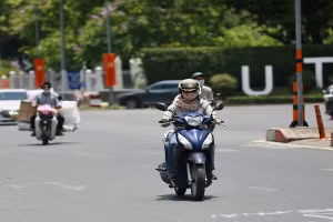 Thời tiết hôm nay Bắc Bộ và Trung Bộ nắng nóng, Nam Bộ chiều tối mưa dông