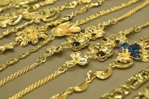 Giá vàng hôm nay chờ tín hiệu khởi sắc