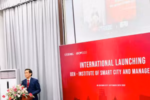 GS.TS Sử Đình Thành-HIệu trưởng UEH giới thiệu về Viện Đô thị thông minh và Quản lý của UEH