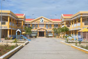 Trường học ở xã Tham Đôn, huyện Mỹ Xuyên được đầu tư xây dựng khang trang.