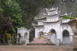 Khu vực núi Voi - chùa Hang và nhà thờ danh nhân Vũ Phạm Khải là quần thể di tích lịch sử - văn hóa.