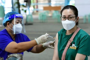 Thành phố Hồ Chí Minh được khuyến cáo nhanh chóng tiêm bổ sung mũi 3 cho nhóm có nguy cơ cao.