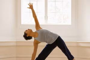 Người tập Yoga thường xuyên có xu hướng ít tăng cân ở tuổi trung niên.