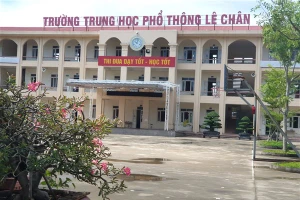 Trường THPT Lê Chân.