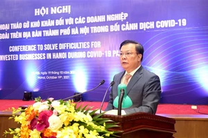 Ông Đinh Tiến Dũng, Ủy viên Bộ Chính trị, Bí thư Thành ủy Hà Nội phát biểu.