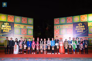 Chương trình “Tết Mông xuống phố” tại Hà Nội năm 2021.