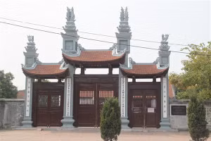 Đền thờ Cao Bá Quát tại làng Sủi.