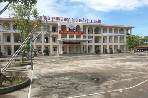 Trường THPT Lê Chân.