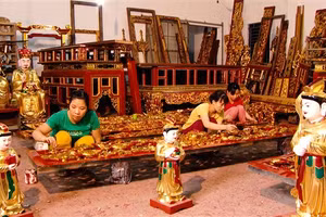 Làng nghề sơn mài Hạ Thái (Hà Nội).