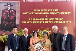 Giải thưởng sử học Phạm Thận Duật được khởi xướng từ năm 2000.