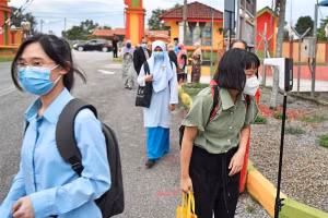 Học sinh Malaysia trở lại trường học từ cuối tháng 9.