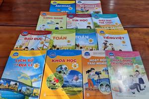 An Giang phê duyệt danh mục sách giáo khoa lớp 5, lớp 9, lớp 12. (Ảnh minh họa: Trọng Nhân)