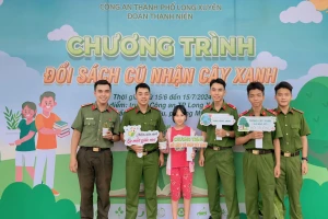 Đoàn thanh niên Công an TP Long Xuyên (An Giang) khởi động Chương trình "Đổi sách cũ nhận cây xanh".