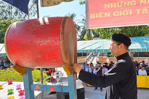 An Giang tổ chức lễ tưởng niệm các nạn nhân bị sát hại trong chiến tranh biên giới Tây Nam.