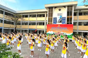 Thiếu nhi An Giang tham gia ngày hội.