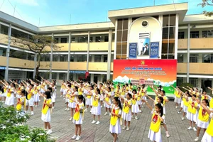 Thiếu nhi An Giang tham gia ngày hội.