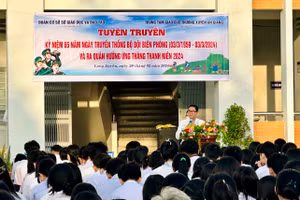 Trung tâm Giáo dục thường xuyên An Giang sinh hoạt Chuyên đề kỷ niệm 65 năm Ngày truyền thống Bộ đội Biên phòng.