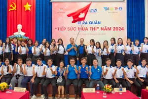 An Giang tổ chức Lễ ra quân Chương trình "Tiếp sức mùa thi" năm 2024.