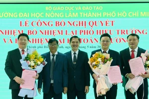 Công bố Nghị quyết bổ nhiệm các Phó Hiệu trưởng và kế toán trưởng của Trường Đại học Nông Lâm TPHCM.