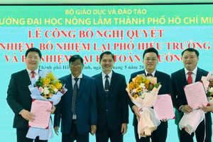 Công bố Nghị quyết bổ nhiệm các Phó Hiệu trưởng và kế toán trưởng của Trường Đại học Nông Lâm TPHCM.